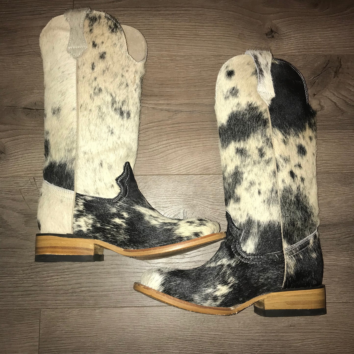 Size 7 Cowhide Cowboy Boot
